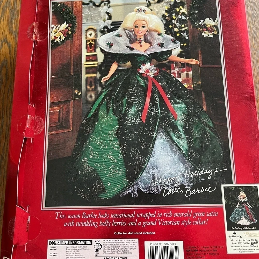 NIB Barbie Special Edition Holiday Doll 1995 Green Ballgown